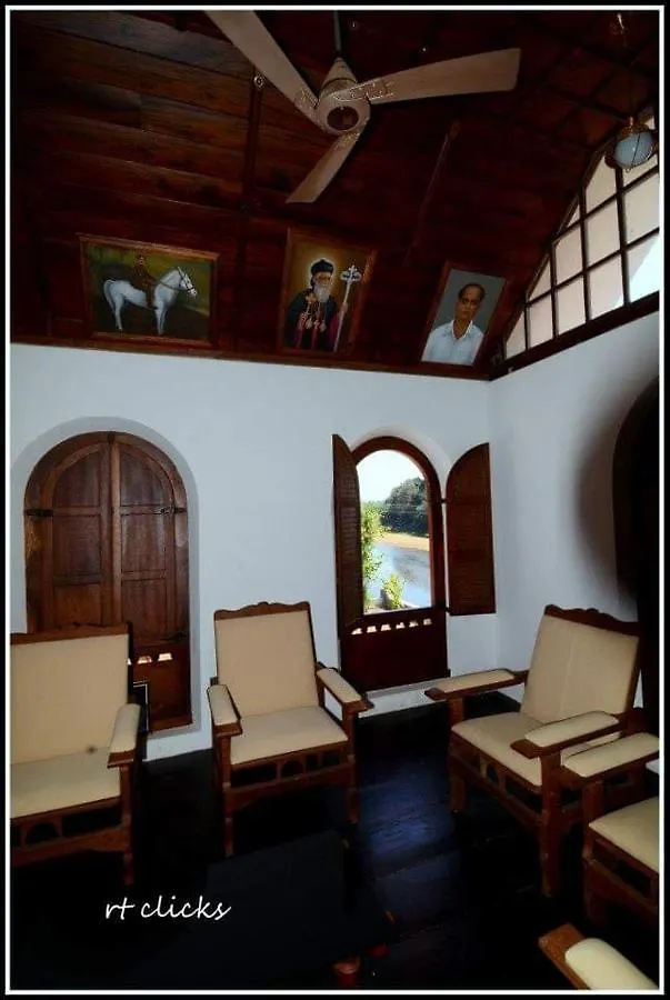 River View Heritage Ranni 0*,